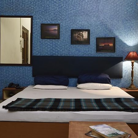Hotel Esplanade Chambers Колката Екстериор снимка