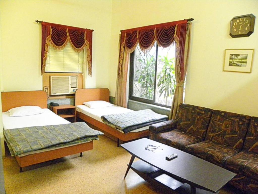 Hotel Esplanade Chambers Колката Екстериор снимка