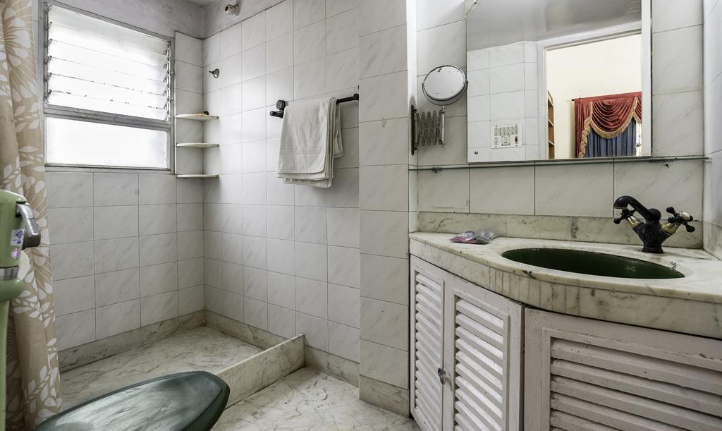 Hotel Esplanade Chambers Колката Екстериор снимка