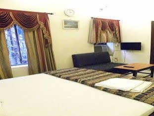 Hotel Esplanade Chambers Колката Екстериор снимка